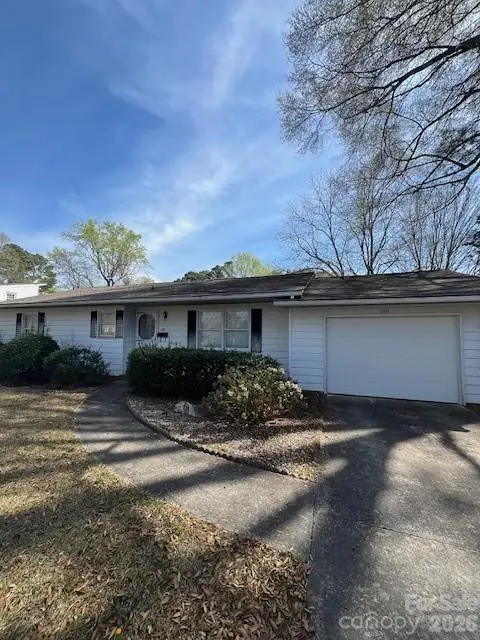 220 N Russell Street, Troy, NC 27371