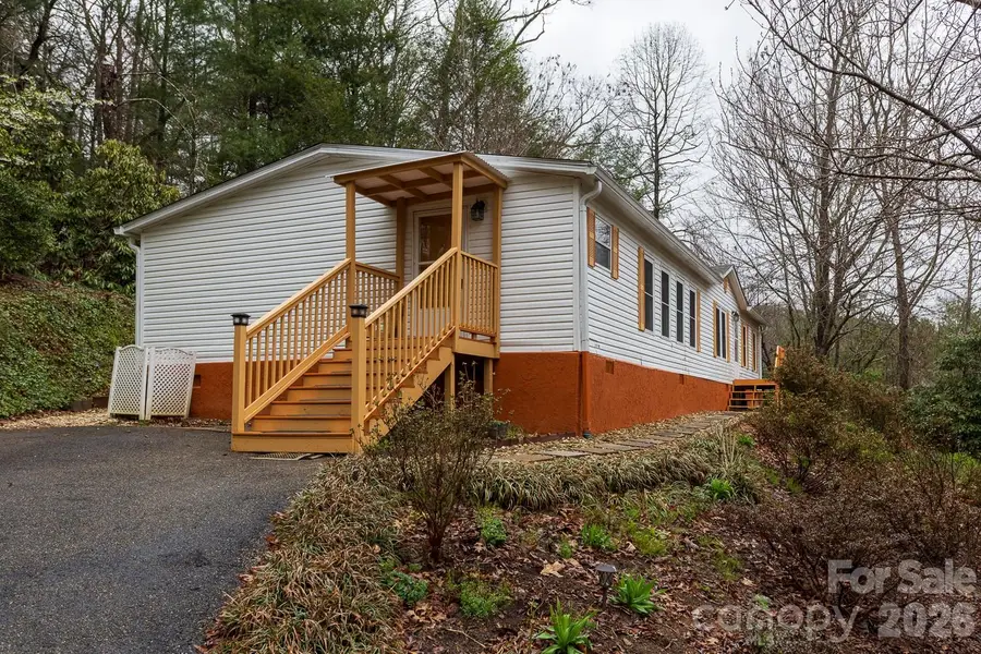 10 Savannah Circle, Leicester, NC 28748 - #2