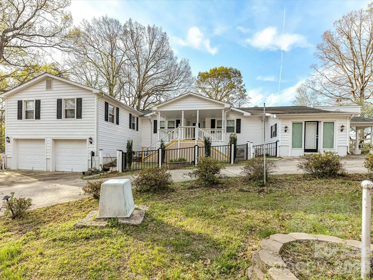 916 Lakewood Drive, Matthews, NC 28104 - #1