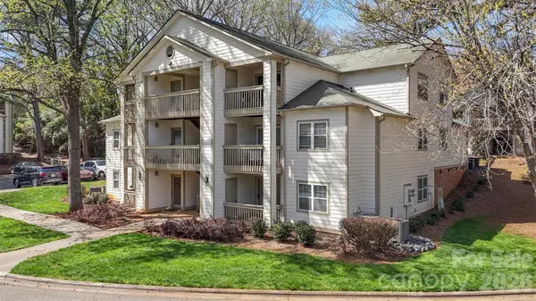 1032 Churchill Downs Court #J, Charlotte, NC 28211