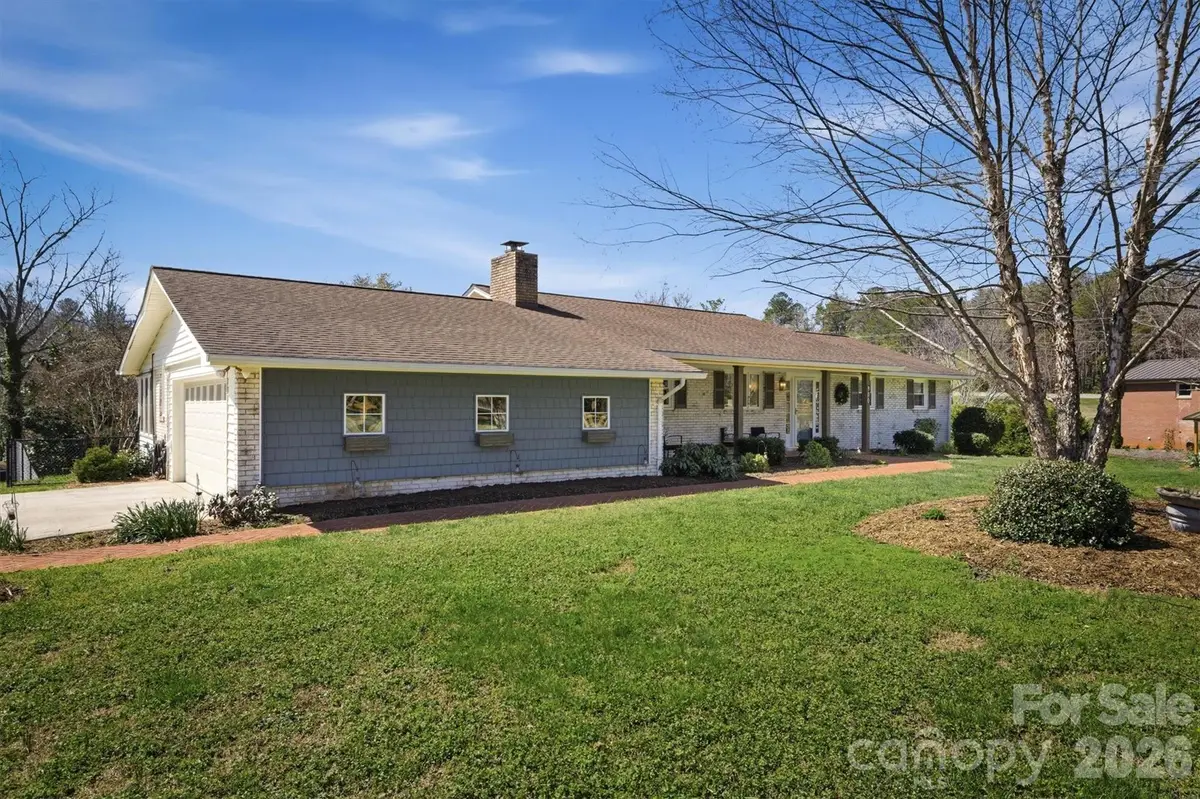 900 Magnolia Avenue Ne, Valdese, NC 28690 - #1