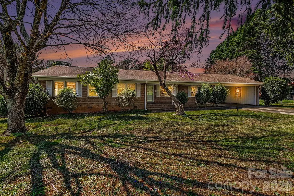 1388 Smith Farm Road, Lincolnton, NC 28092 - #1