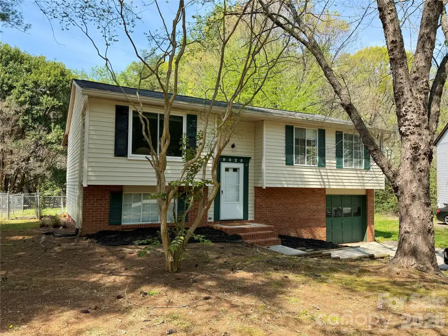 9524 & 9525 Robert Burns Court, Charlotte, NC 28213 - #3