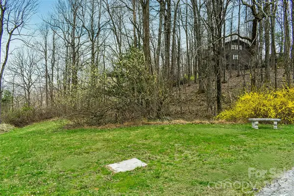 252 Pinewood Circle, Hendersonville, NC 28739