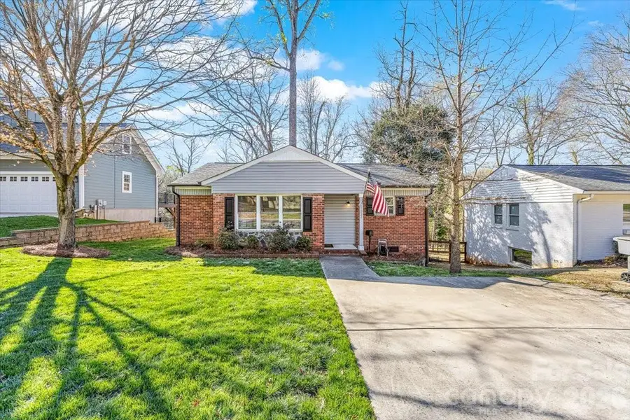 4922 Valley Stream Road, Charlotte, NC 28209 - #3