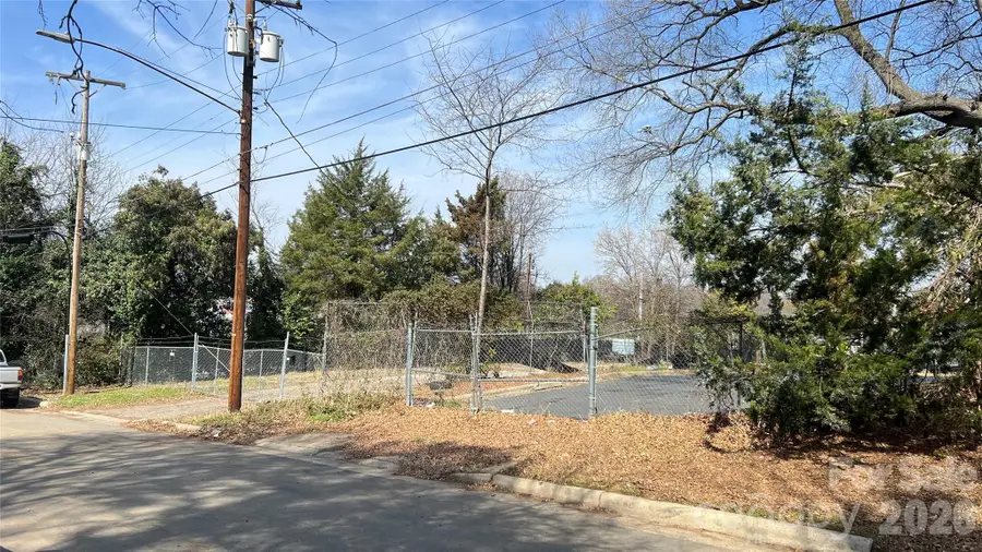 3620 Darby Avenue, Charlotte, NC 28216 - #2
