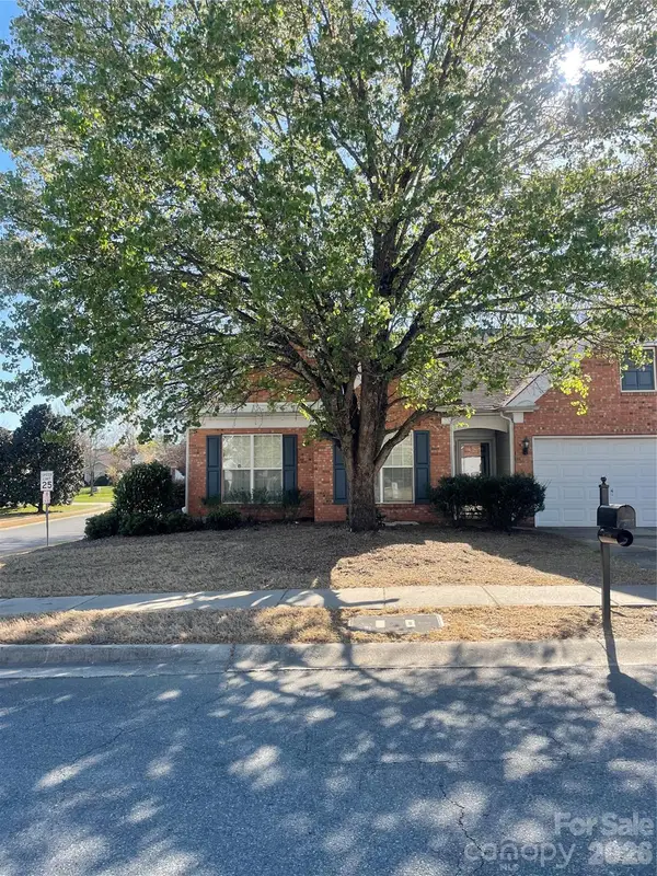 8708 Heron Glen Drive, Charlotte, NC 28269