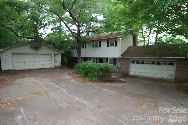 607 Willow Lane, Harrisburg, NC 28075