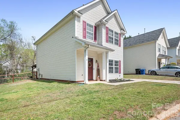 520 E Iredell Avenue, Mooresville, NC 28115