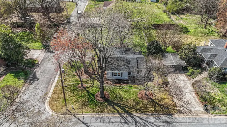 2407 4th Street Ne, Hickory, NC 28601 - #2