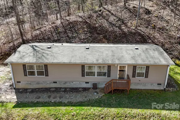 256 Inglewood Cove Road, Waynesville, NC 28786