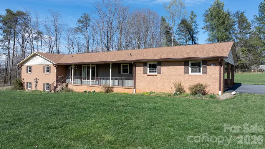 5515 Chestnut Drive, Hickory, NC 28602 - #3