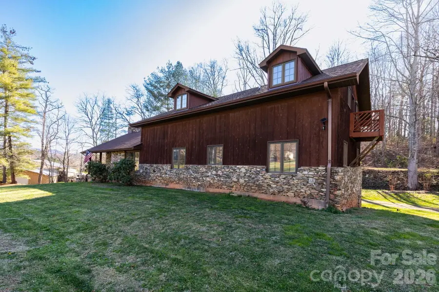 586 Justice Ridge Road, Candler, NC 28715 - #2