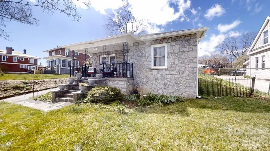 719 Oakland Street, Hendersonville, NC 28791 - #2