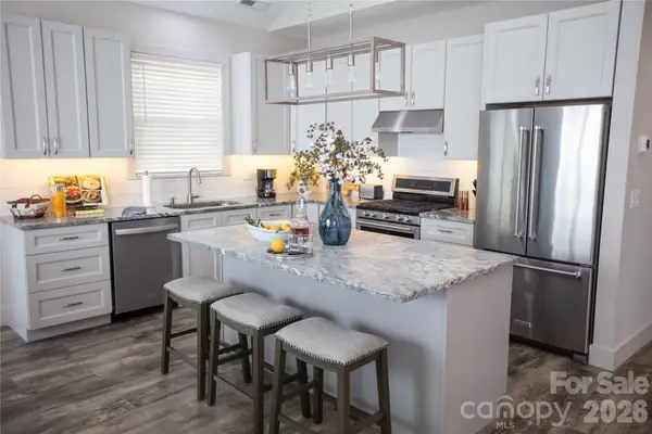 37 S Edgewood Road, Asheville, NC 28803