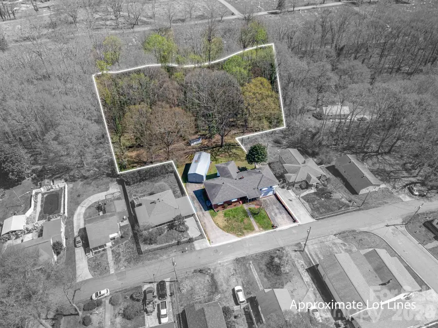 608 N State Street, Lincolnton, NC 28092 - #2