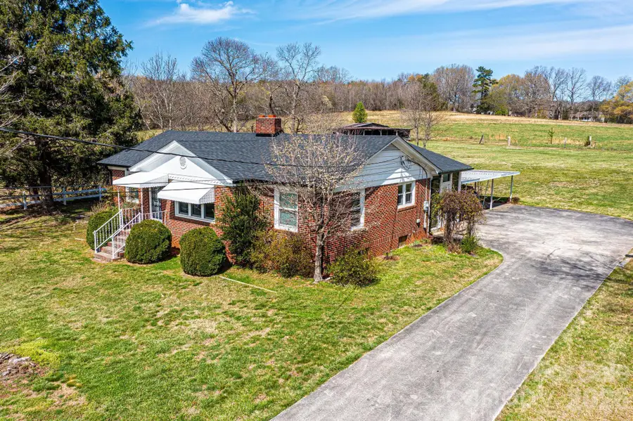 3554 Us Hwy 64 90 Highway W, Taylorsville, NC 28681 - #3