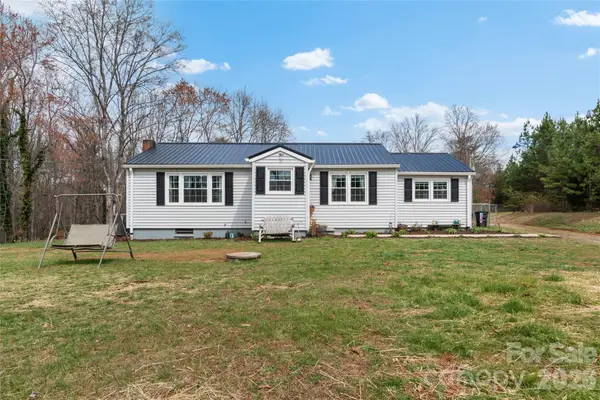 379 Pat Nixon Road, State Road, NC 28676