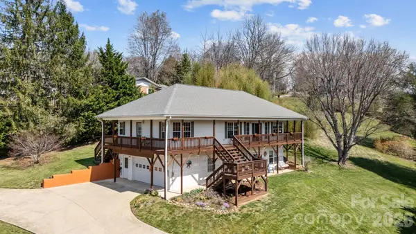 32 Keller Street, Waynesville, NC 28786