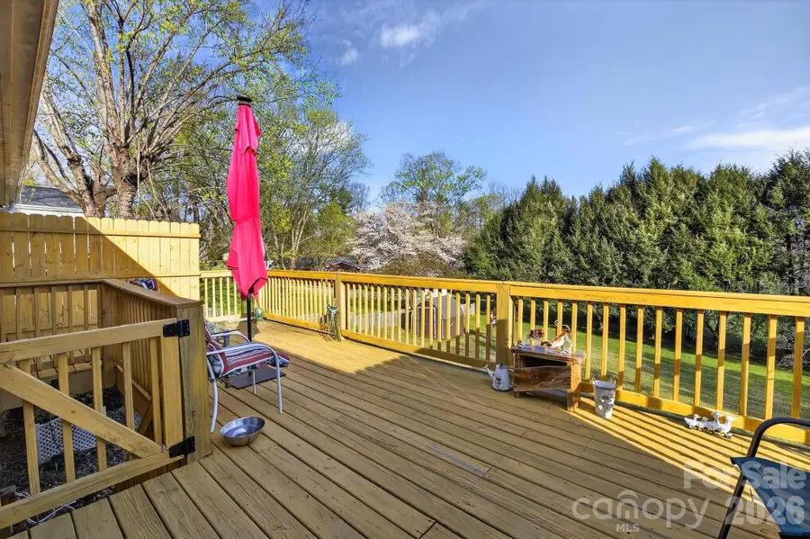 708 Wilmore Street Ne, Lenoir, NC 28645 - #2