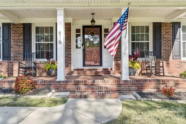 616 Coulwood Drive, Charlotte, NC 28214