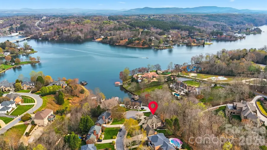 4624 9th Street Ne, Hickory, NC 28601 - #2