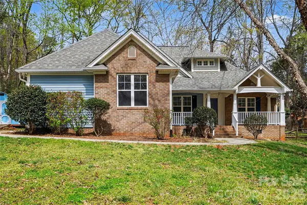 437 Hillcrest Drive, Harrisburg, NC 28075