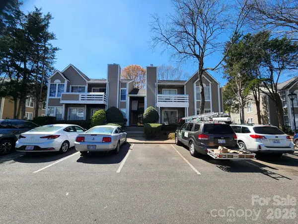 9607-G Vinca Circle, Charlotte, NC 28213