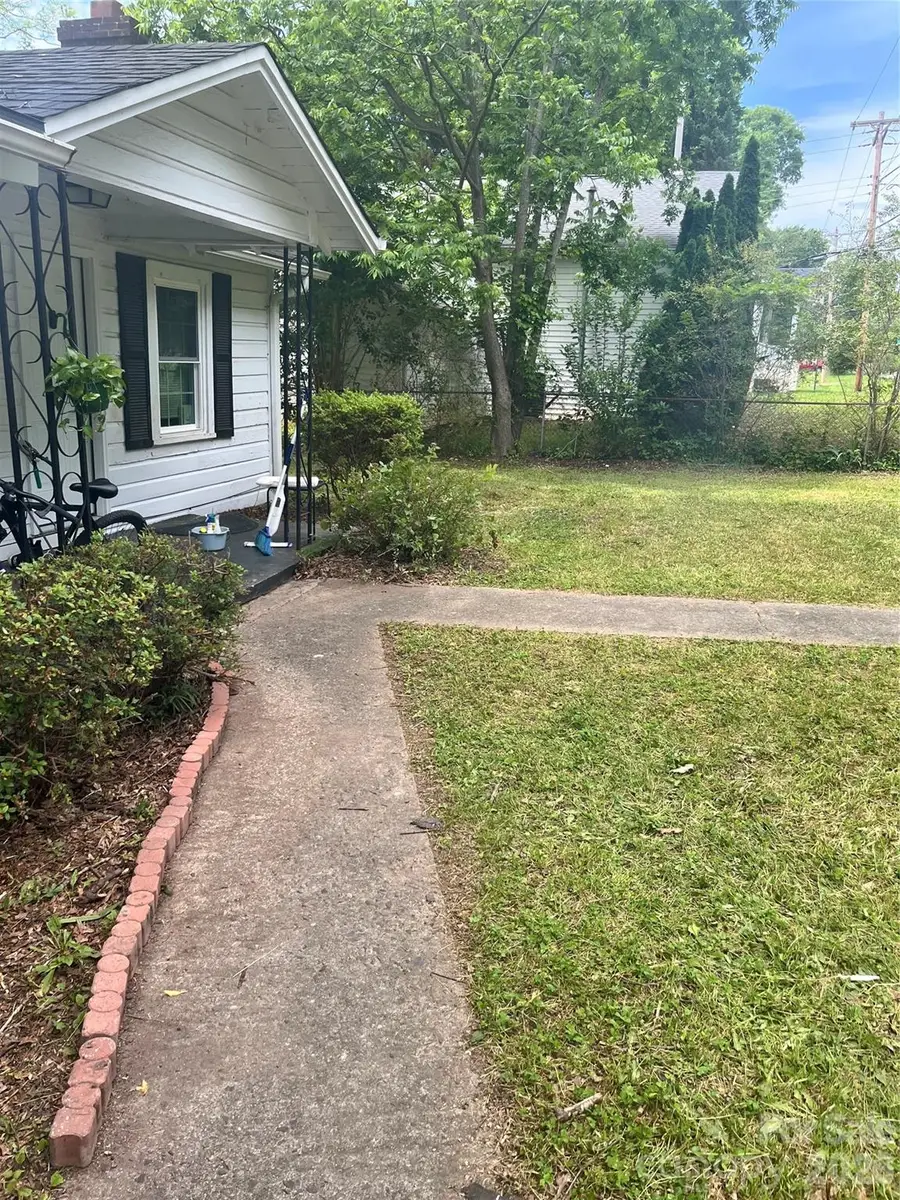 1521 W Davidson Avenue, Gastonia, NC 28052 - #2
