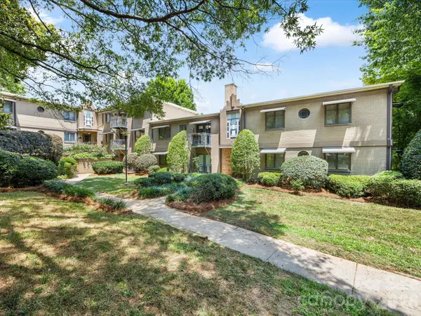 229 N Dotger Avenue #E16, Charlotte, NC 28207