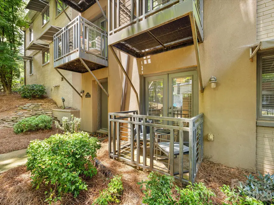 229 N Dotger Avenue #E16, Charlotte, NC 28207 - #2