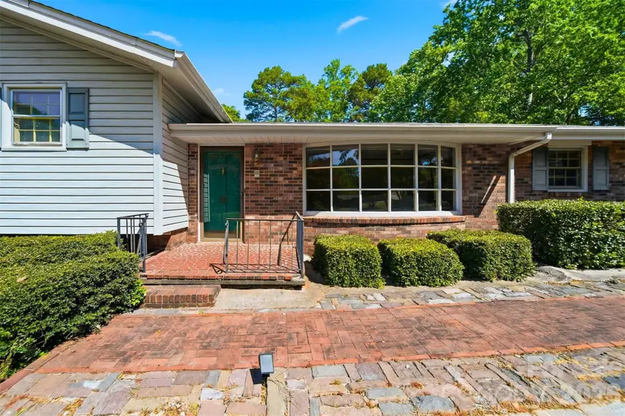 140 28th Avenue Drive Nw, Hickory, NC 28601 - #3