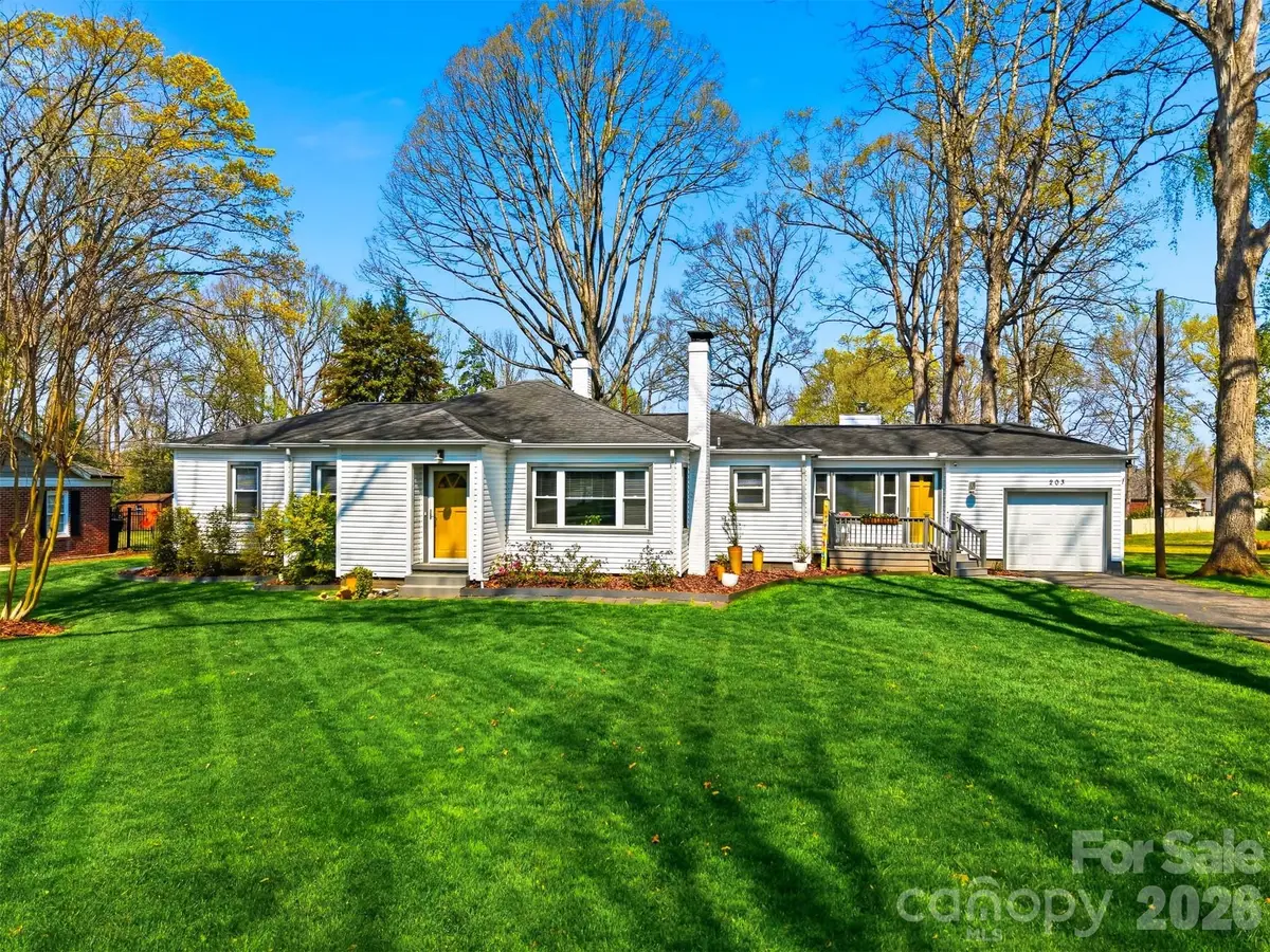 203 8th Street Ne, Conover, NC 28613 - #1