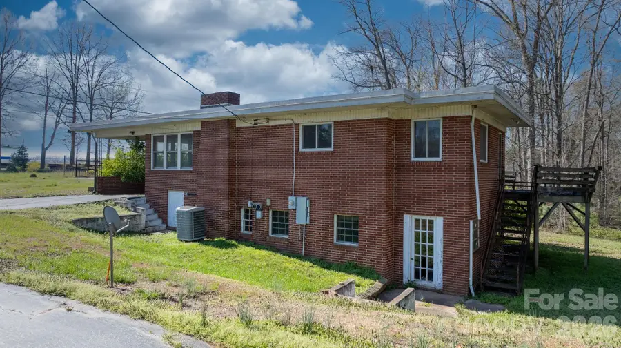 4914 E Nc 10 Highway, Catawba, NC 28609 - #2