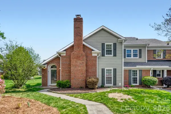 9411 Kings Falls Drive, Charlotte, NC 28210
