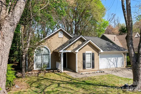 5513 Southminster Lane, Charlotte, NC 28216