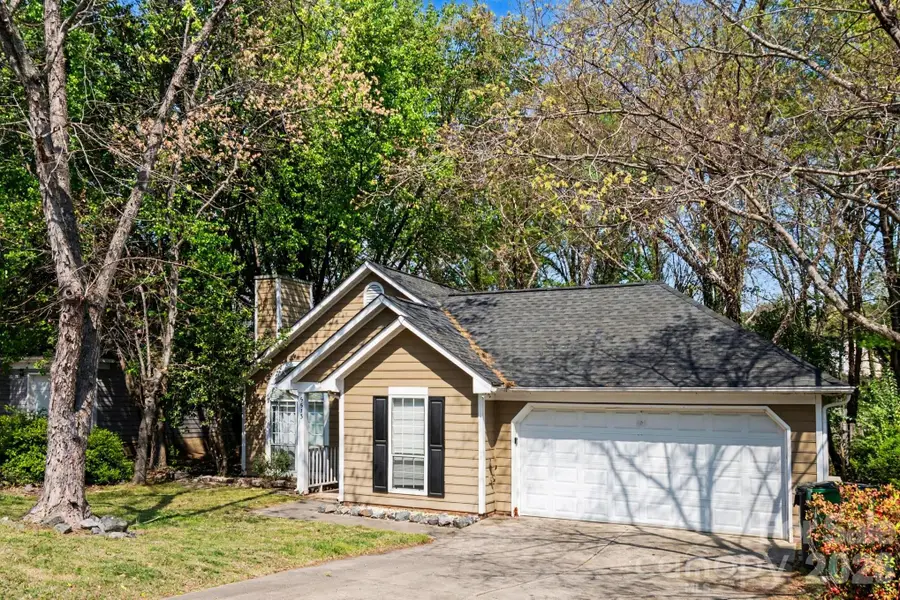 5513 Southminster Lane, Charlotte, NC 28216 - #2