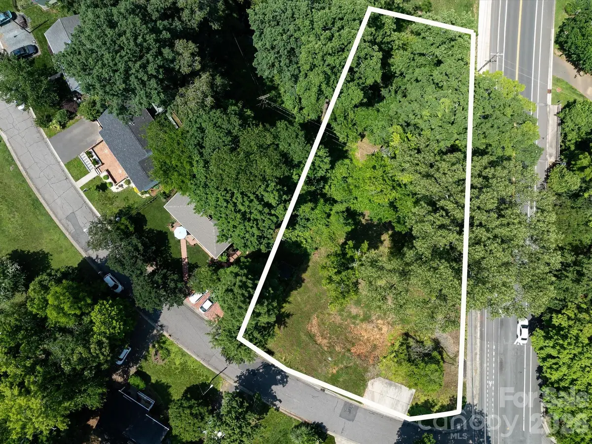 4800 Valley Stream Road, Charlotte, NC 28209 - #1