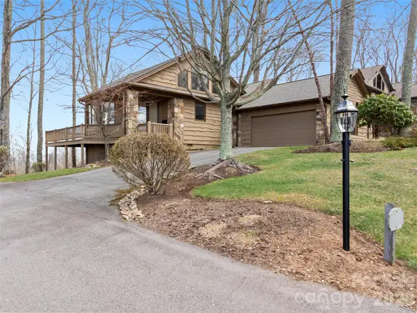 2163 Mountain Air Drive, Burnsville, NC 28714