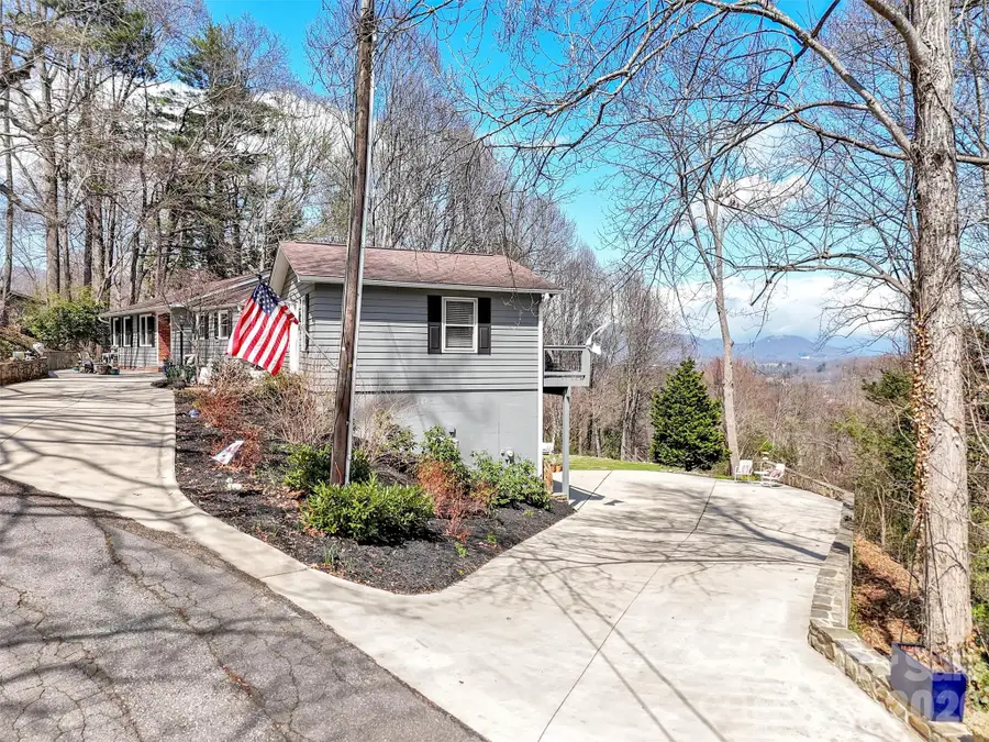 297 Ridge Road, Waynesville, NC 28786 - #2