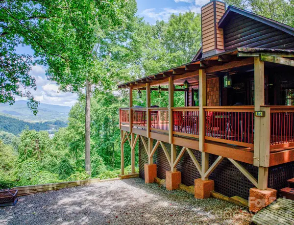 612 Whispering Winds Road, Waynesville, NC 28785