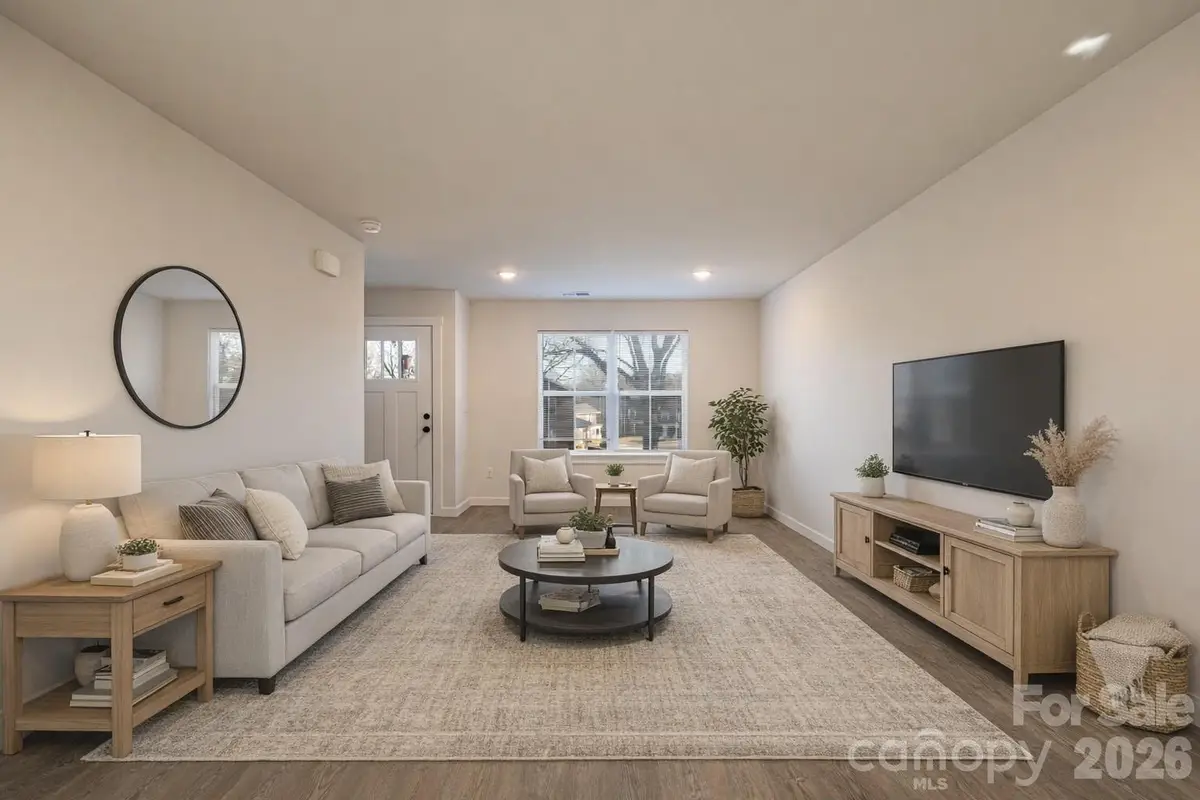 424-426 2nd Street Sw, Hickory, NC 28602 - #1