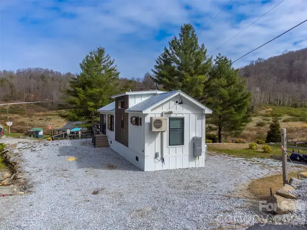 122 Mountain Breeze Ridge, Scaly Mountain, NC 28775