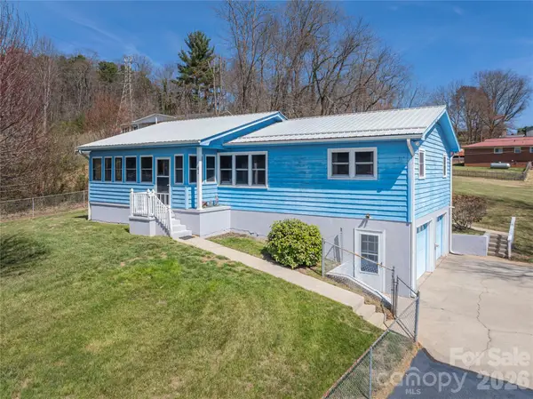 40 Warner Road, Canton, NC 28716