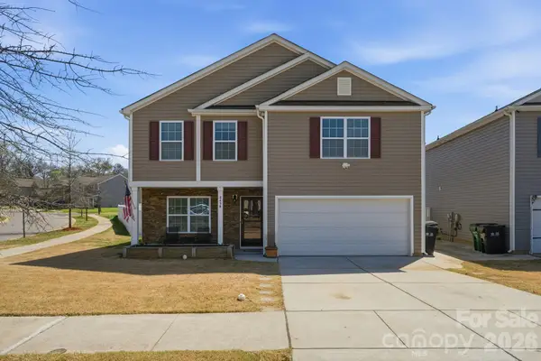 2438 Dewey Creek Lane, Charlotte, NC 28216