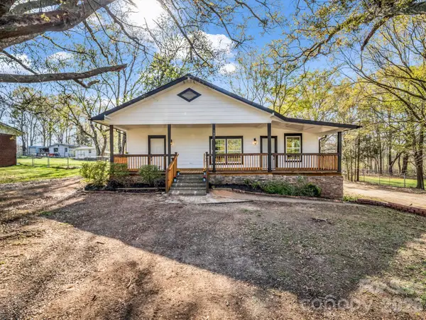 109 Nc 120 Highway, Mooresboro, NC 28114