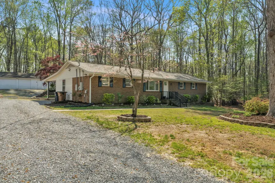 409 Robinson Avenue, Matthews, NC 28104 - #3