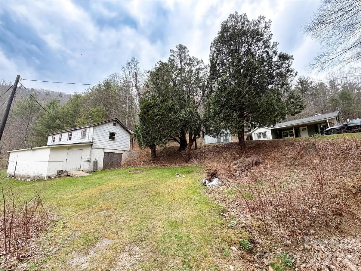 658 Upper Hanging Rock Road, Spruce Pine, NC 28777 - #1