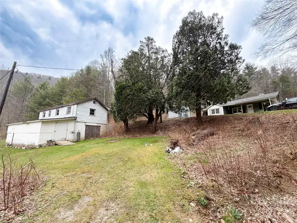 658 Upper Hanging Rock Road, Spruce Pine, NC 28777