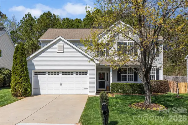 9916 Empire Woods Court, Charlotte, NC 28277